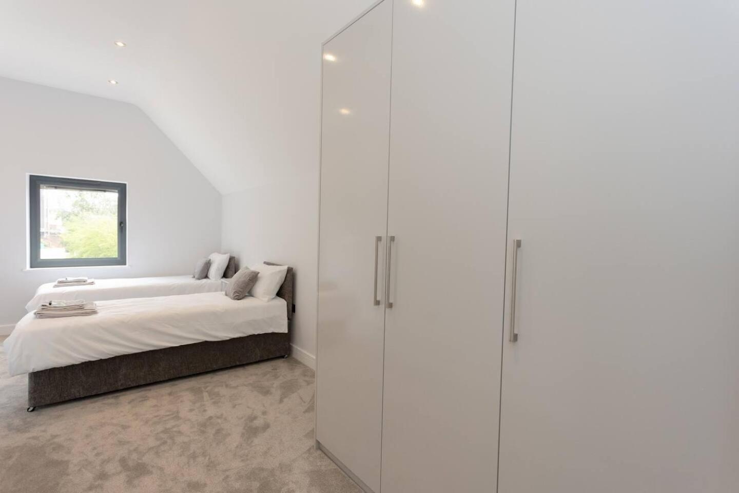 D & D Luxury Apartments Stanmore  Bagian luar foto
