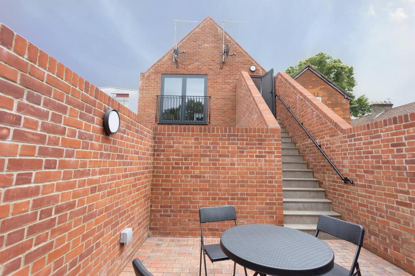 D & D Luxury Apartments Stanmore  Bagian luar foto