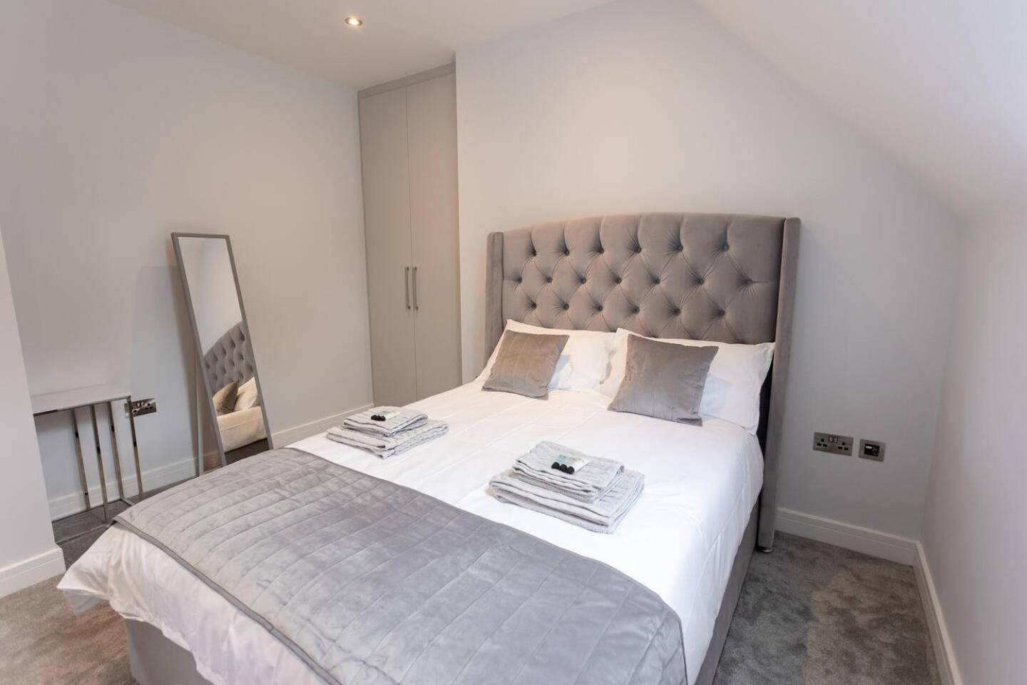 D & D Luxury Apartments Stanmore  Bagian luar foto