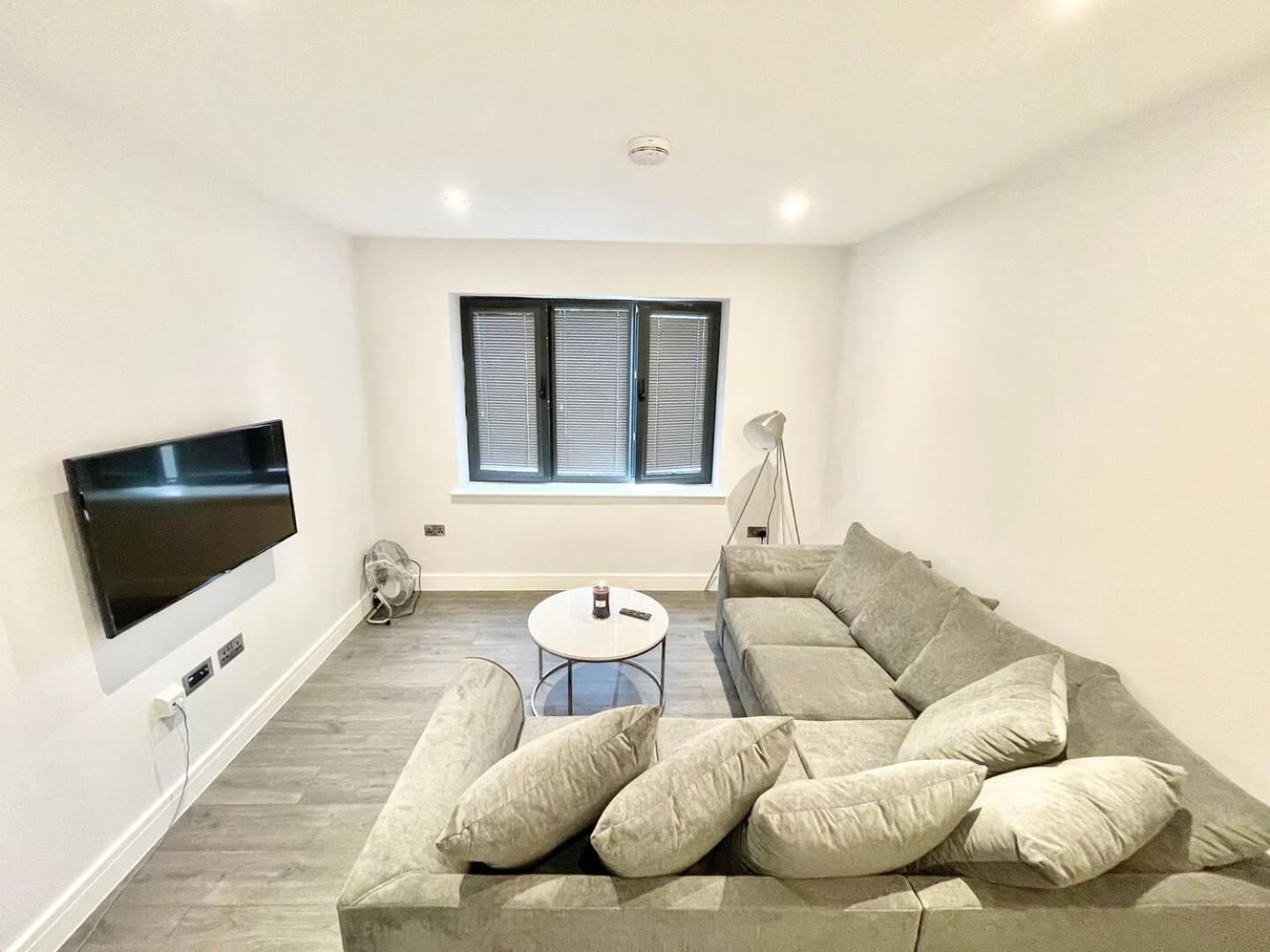 D & D Luxury Apartments Stanmore  Bagian luar foto