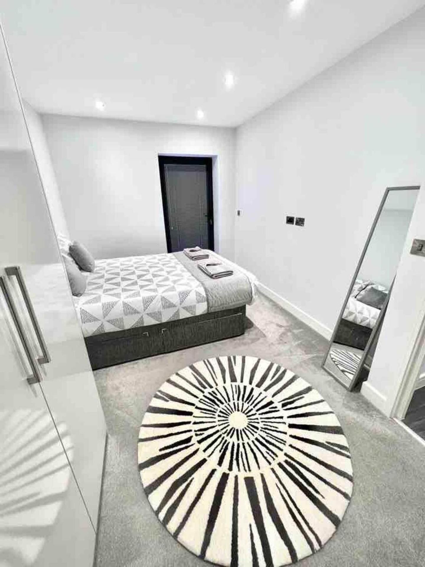 D & D Luxury Apartments Stanmore  Bagian luar foto