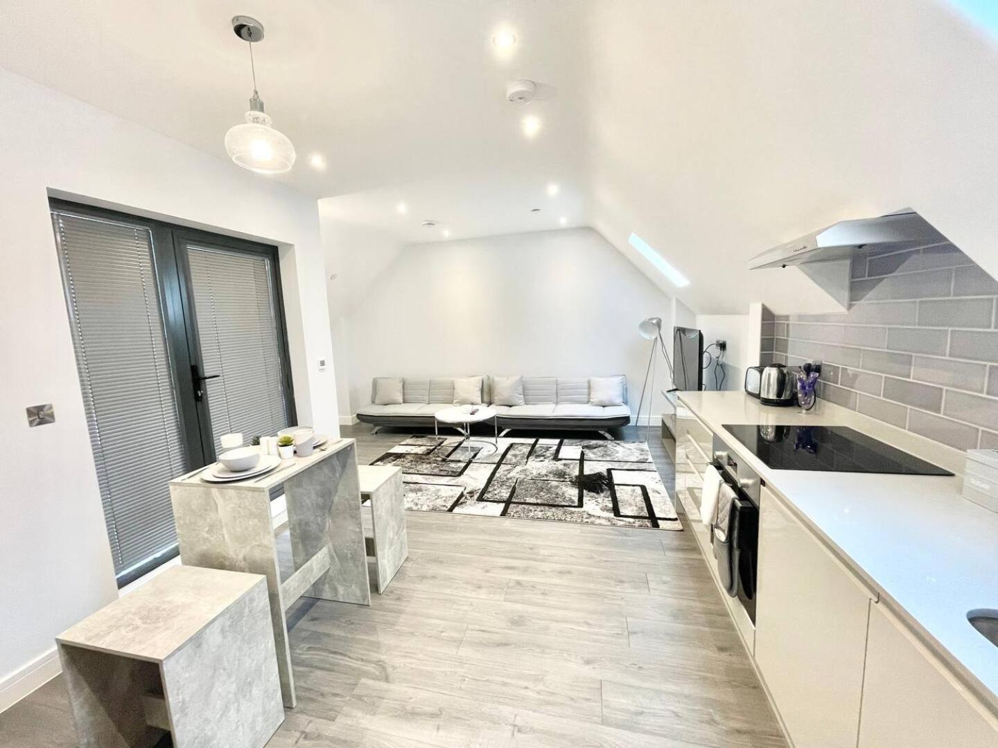 D & D Luxury Apartments Stanmore  Bagian luar foto